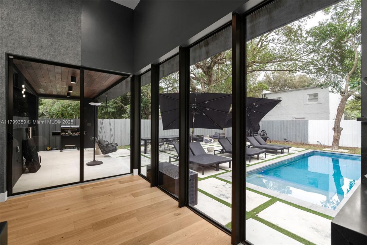 400 NW 49th St, Miami, FL 33127 Photo