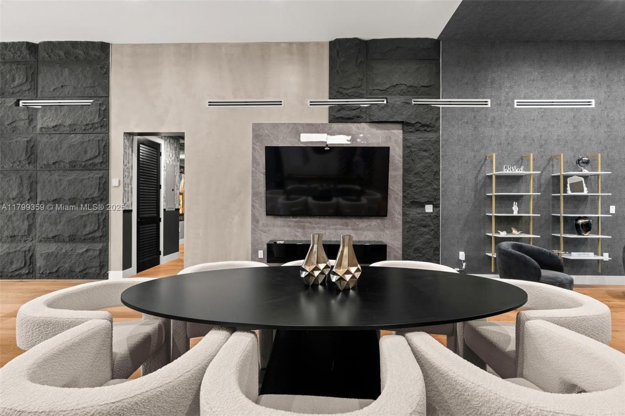 400 NW 49th St, Miami, FL 33127 Photo