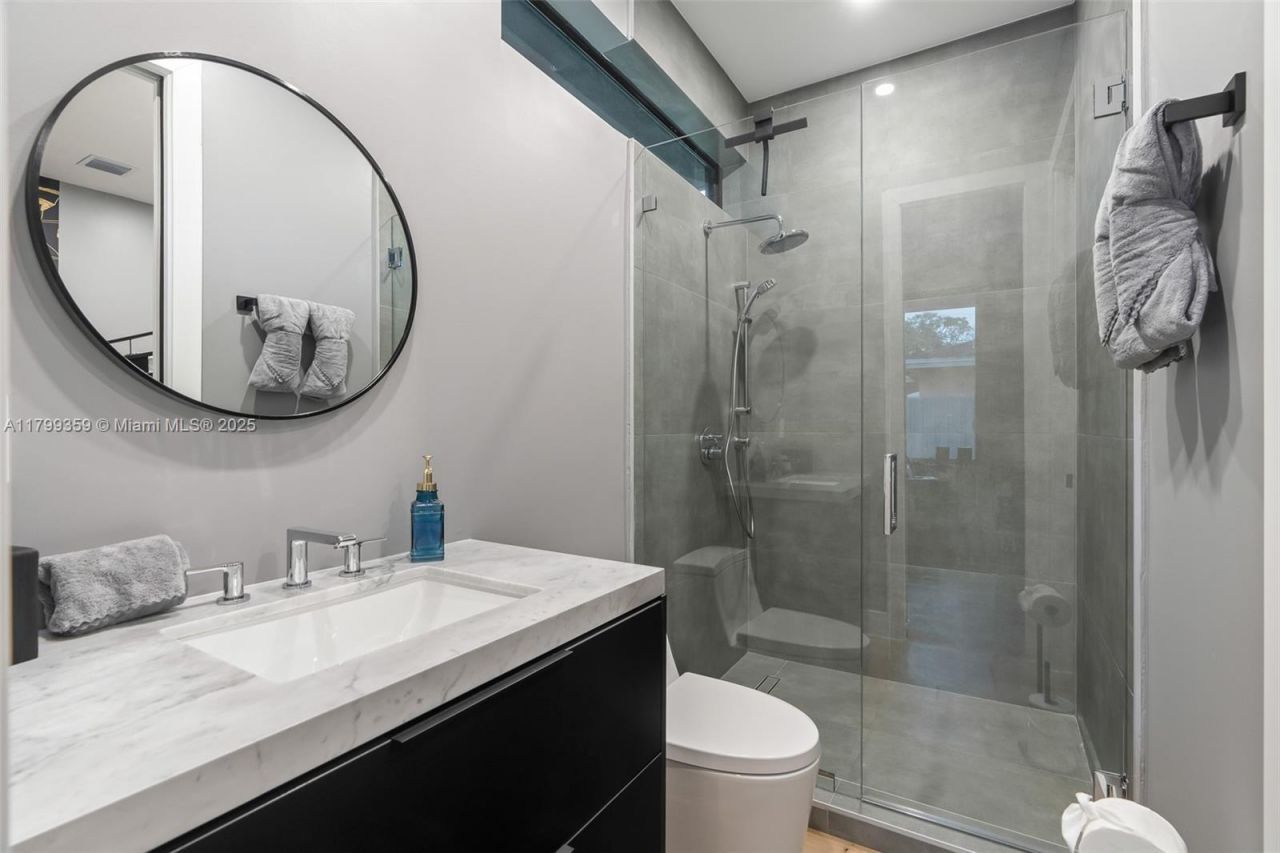 400 NW 49th St, Miami, FL 33127 Photo