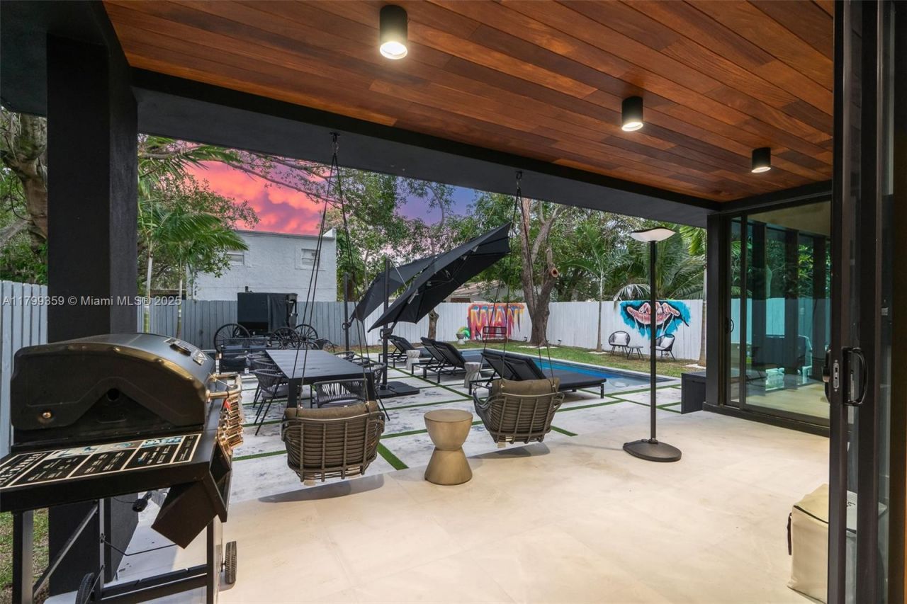 400 NW 49th St, Miami, FL 33127 Photo