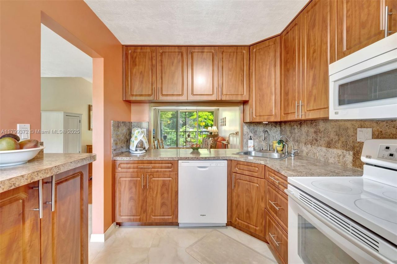 7080 Environ Blvd, Unit 223, Lauderhill, FL 33319 Photo