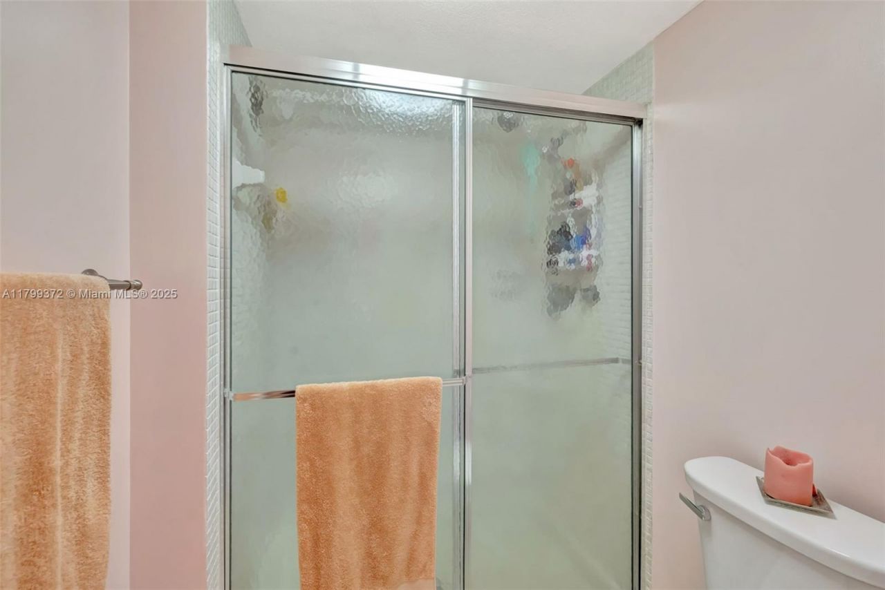 7080 Environ Blvd, Unit 223, Lauderhill, FL 33319 Photo