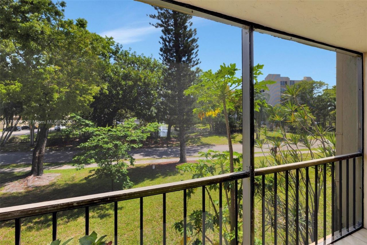 7080 Environ Blvd, Unit 223, Lauderhill, FL 33319 Photo