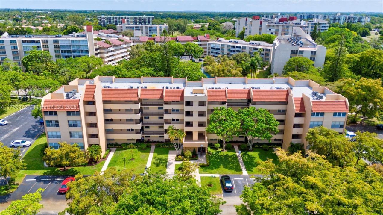 7080 Environ Blvd, Unit 223, Lauderhill, FL 33319 Photo