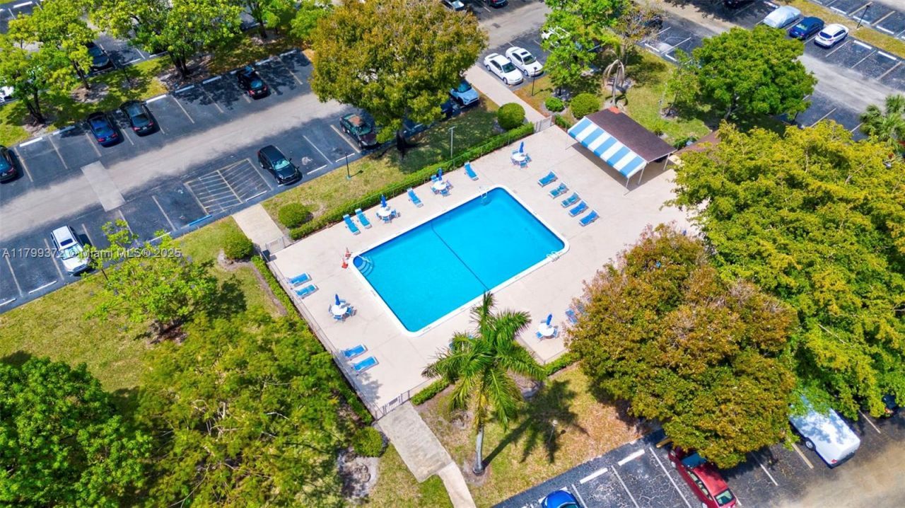 7080 Environ Blvd, Unit 223, Lauderhill, FL 33319 Photo