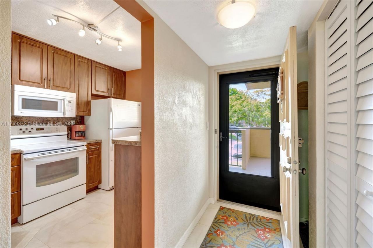 7080 Environ Blvd, Unit 223, Lauderhill, FL 33319 Photo