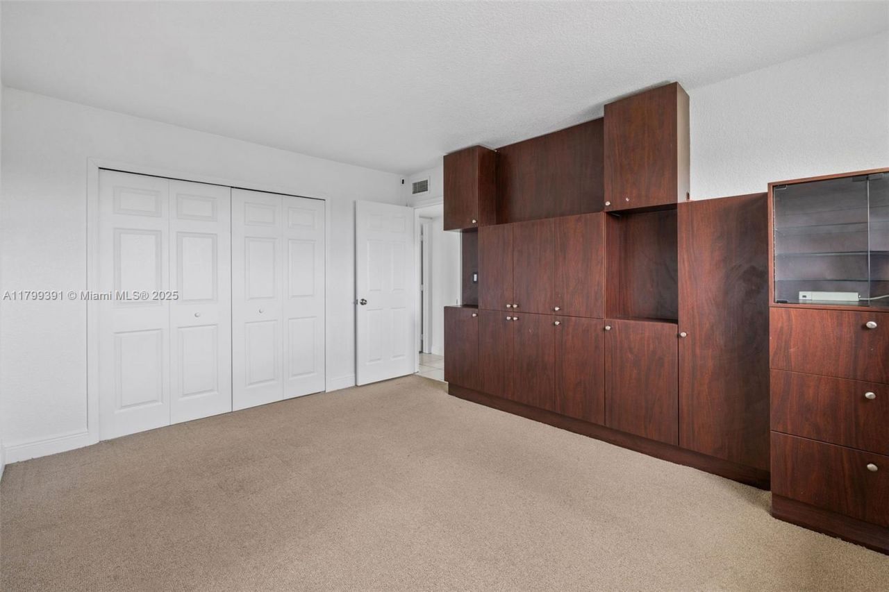 8401 NW 8 St, Unit 401, Miami, FL 33126 Photo