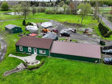 2572 Lakeview Road, Lake View, NY 14085