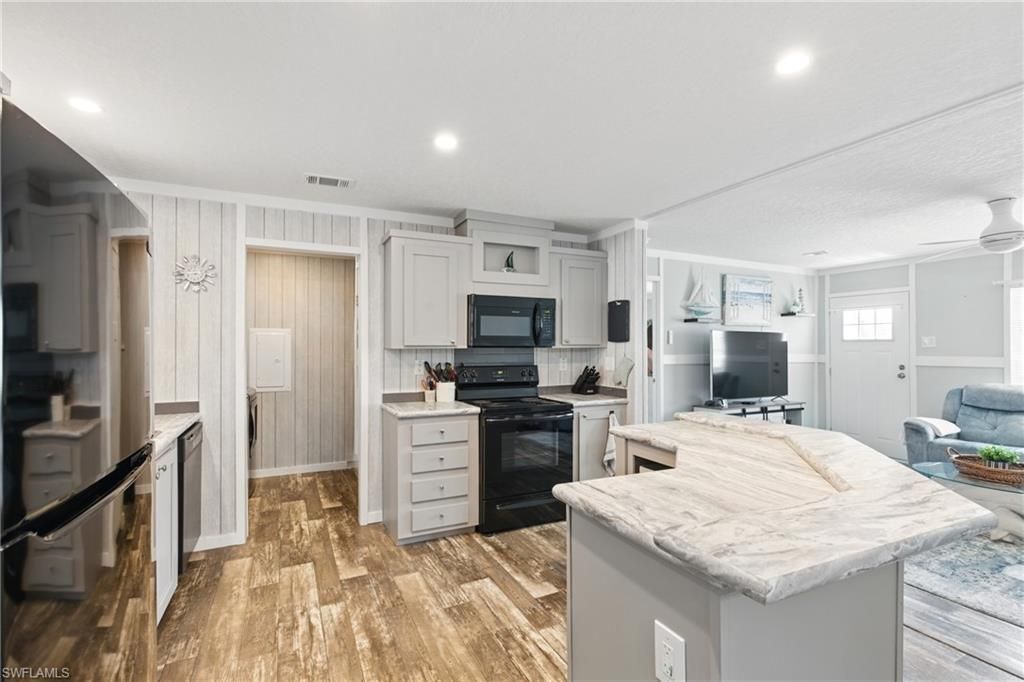 5151 Forest Park Dr, North Fort Myers, FL 33917 Photo