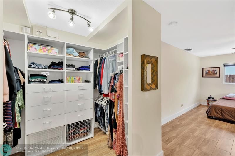 1870 NE 197th Terrace, Miami, FL 33179 Photo