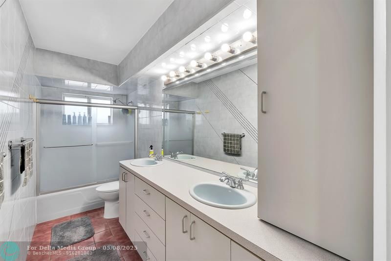 1870 NE 197th Terrace, Miami, FL 33179 Photo