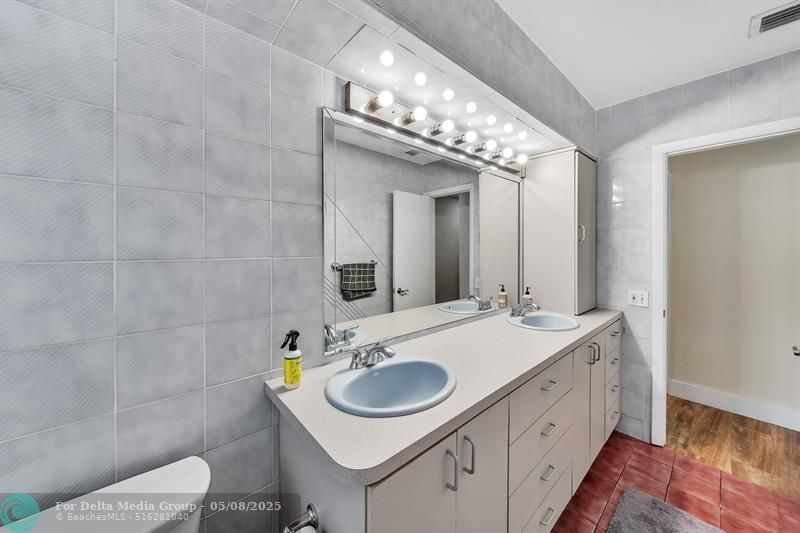 1870 NE 197th Terrace, Miami, FL 33179 Photo