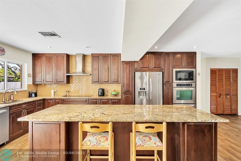 1870 NE 197th Terrace, Miami, FL 33179 Photo