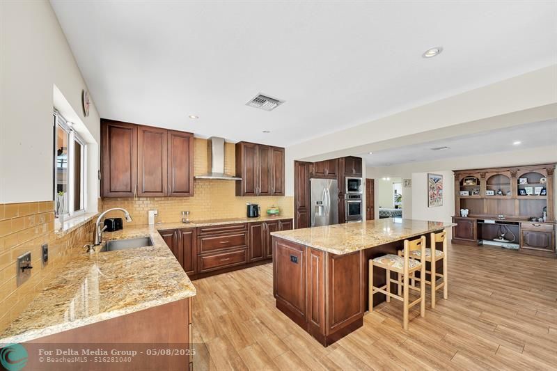 1870 NE 197th Terrace, Miami, FL 33179 Photo