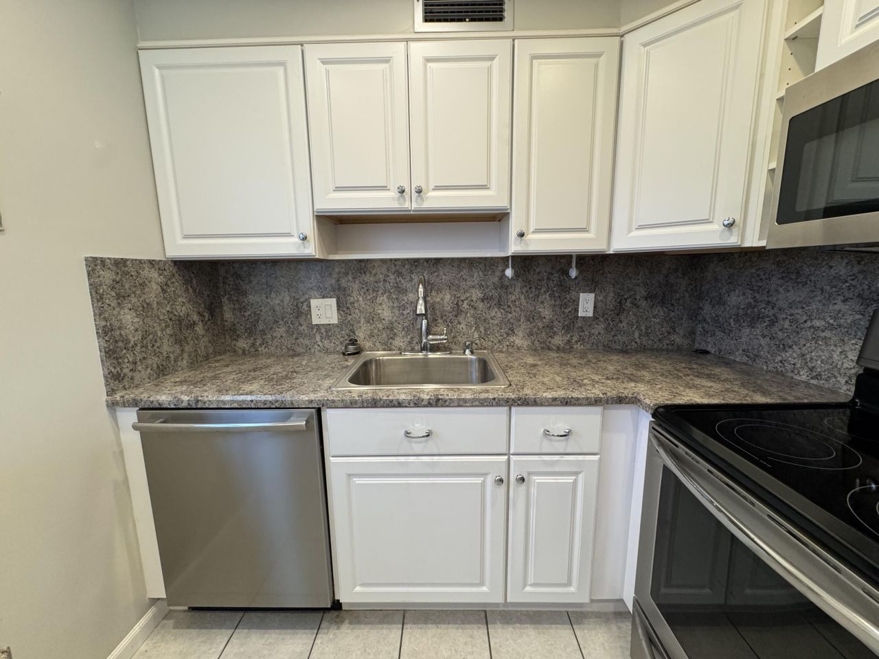 52 Valencia C, Unit C, Delray Beach, FL 33446 Photo