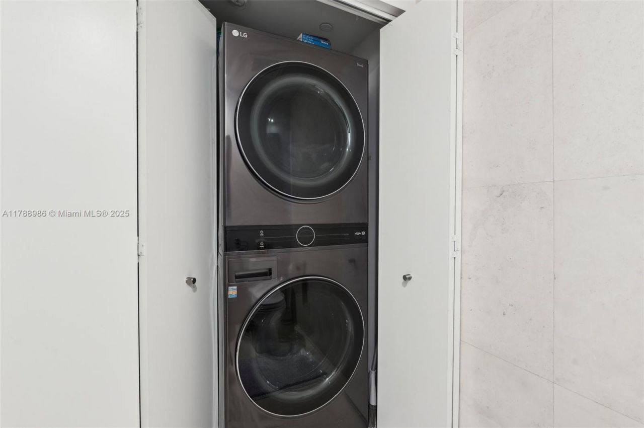 901 Brickell Key Blvd, Unit 1009, Miami, FL 33131 Photo