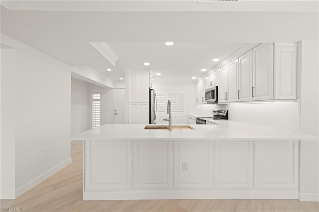 200 Periwinkle Way, Unit 111, Sanibel, FL 33957 Photo