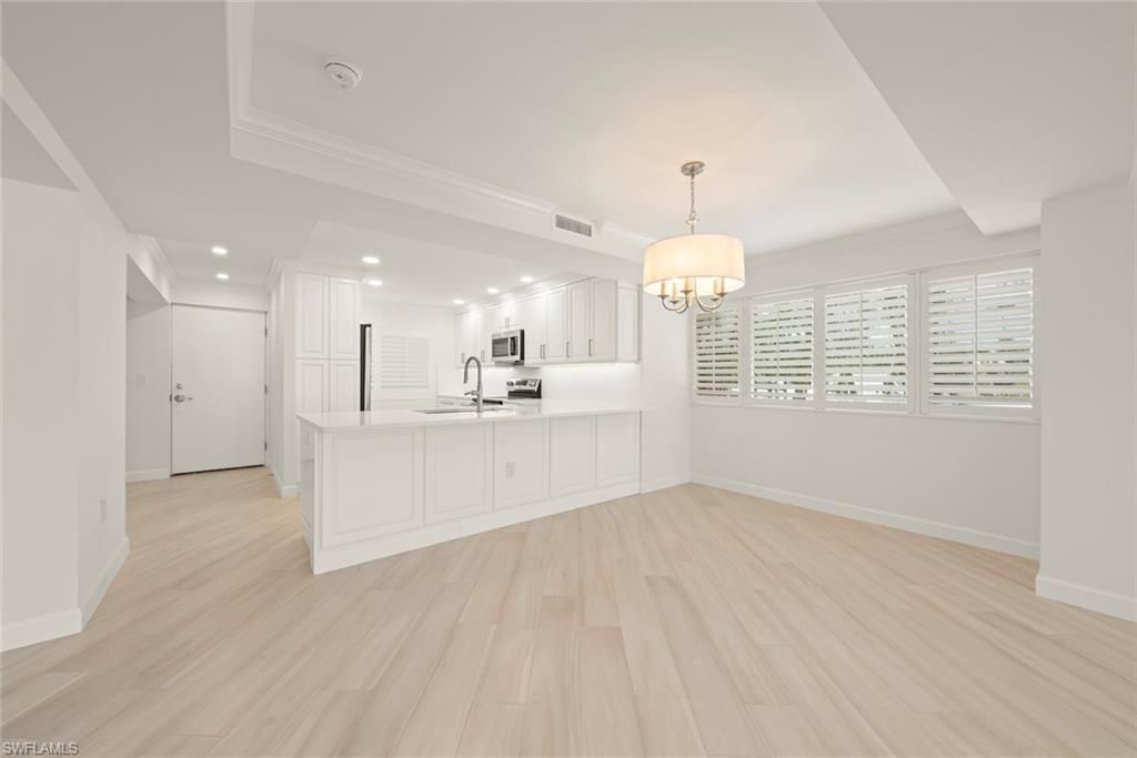 200 Periwinkle Way, Unit 111, Sanibel, FL 33957 Photo