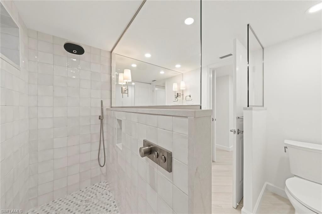 200 Periwinkle Way, Unit 111, Sanibel, FL 33957 Photo