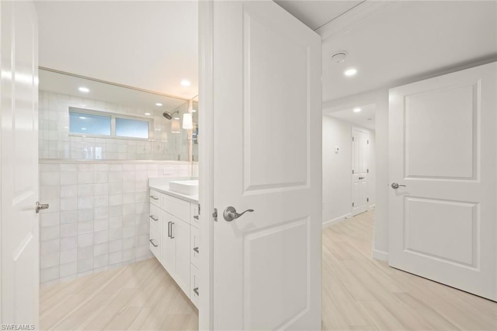 200 Periwinkle Way, Unit 111, Sanibel, FL 33957 Photo