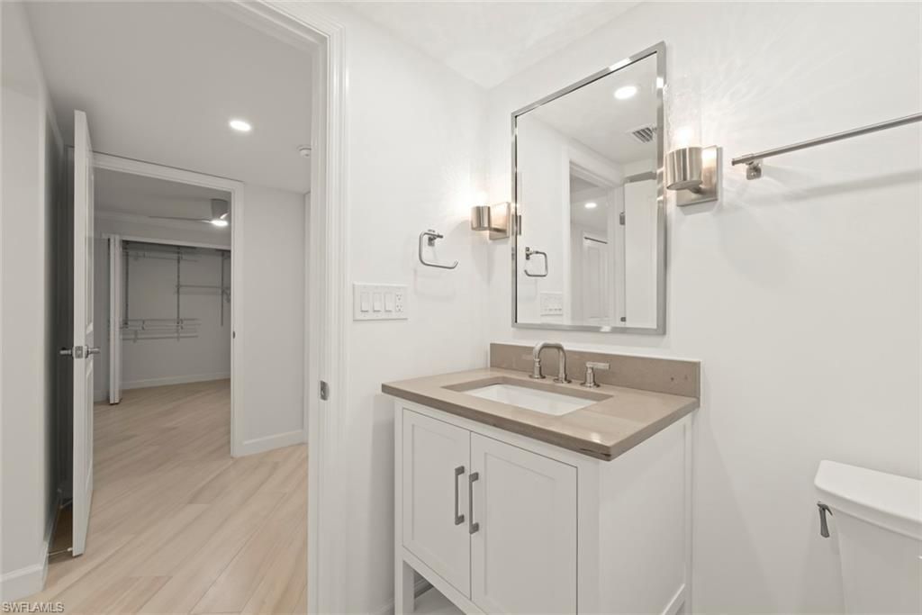 200 Periwinkle Way, Unit 111, Sanibel, FL 33957 Photo