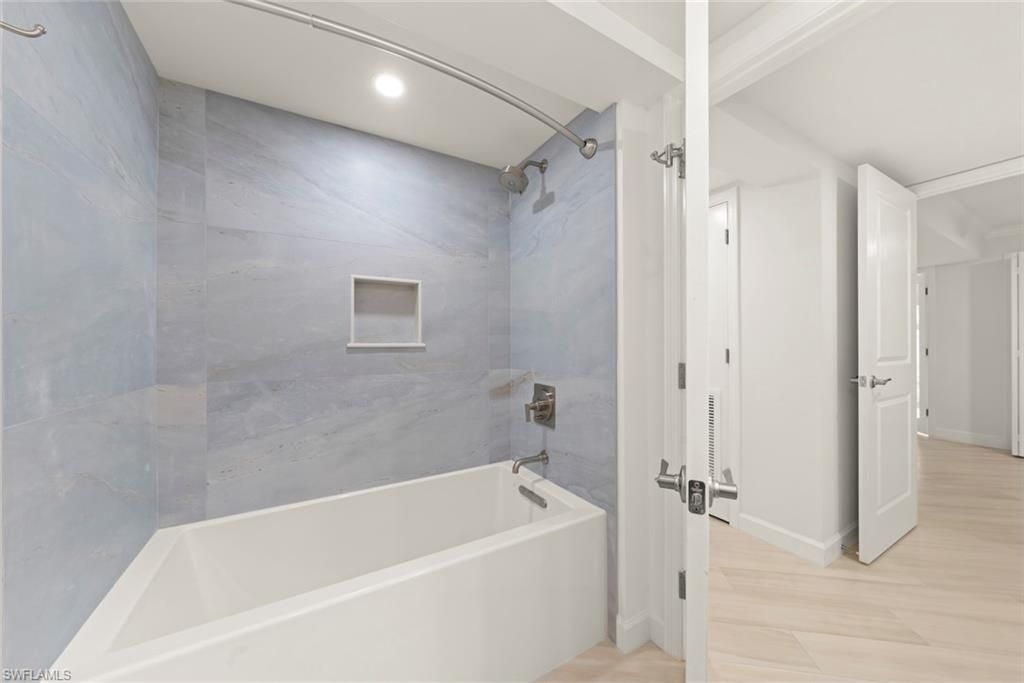 200 Periwinkle Way, Unit 111, Sanibel, FL 33957 Photo