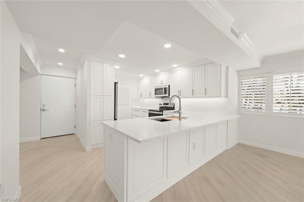 200 Periwinkle Way, Unit 111, Sanibel, FL 33957 Photo