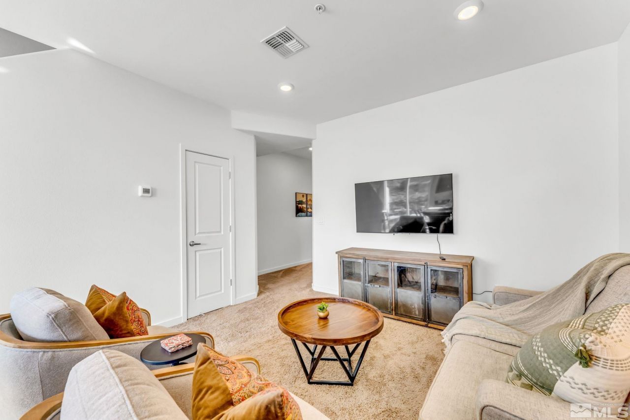 5065 Ronald Stephen Circle, Reno, NV 89503 Photo