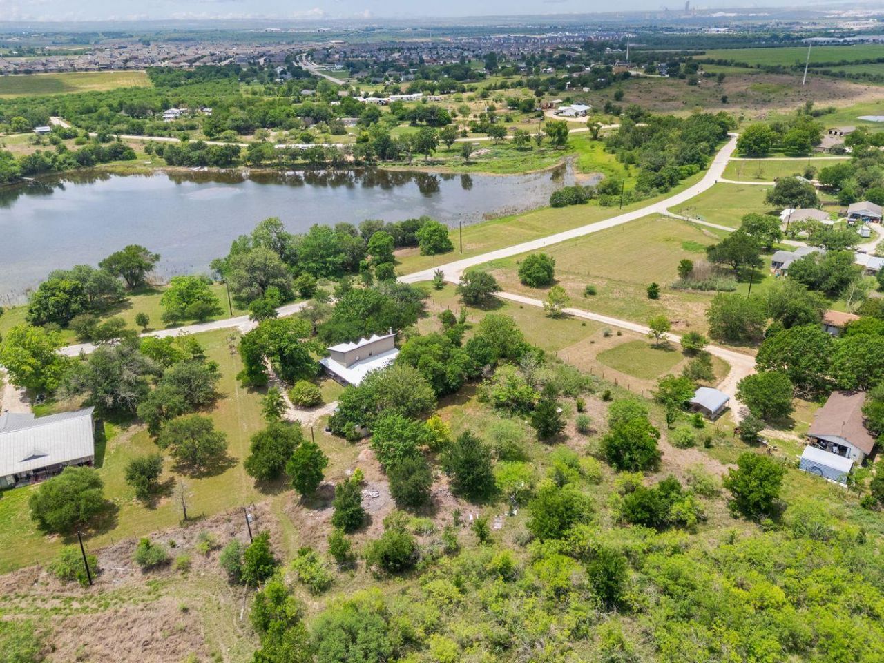 907 Horace Howard Dr, San Marcos, TX 78666 Main Photo