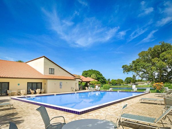 9 Vía De Casas Sur, Unit 203, Boynton Beach, FL 33426