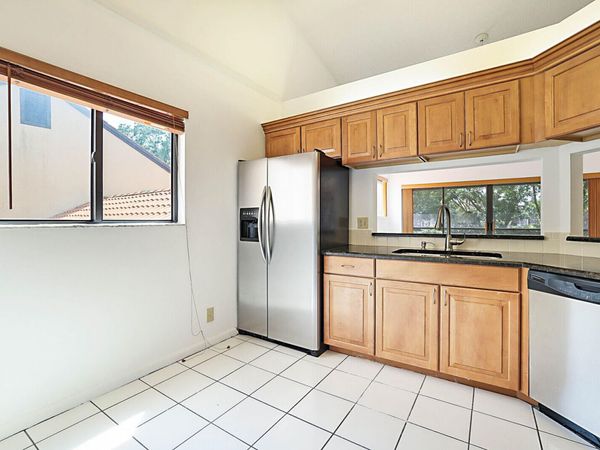 9 Vía De Casas Sur, Unit 203, Boynton Beach, FL 33426
