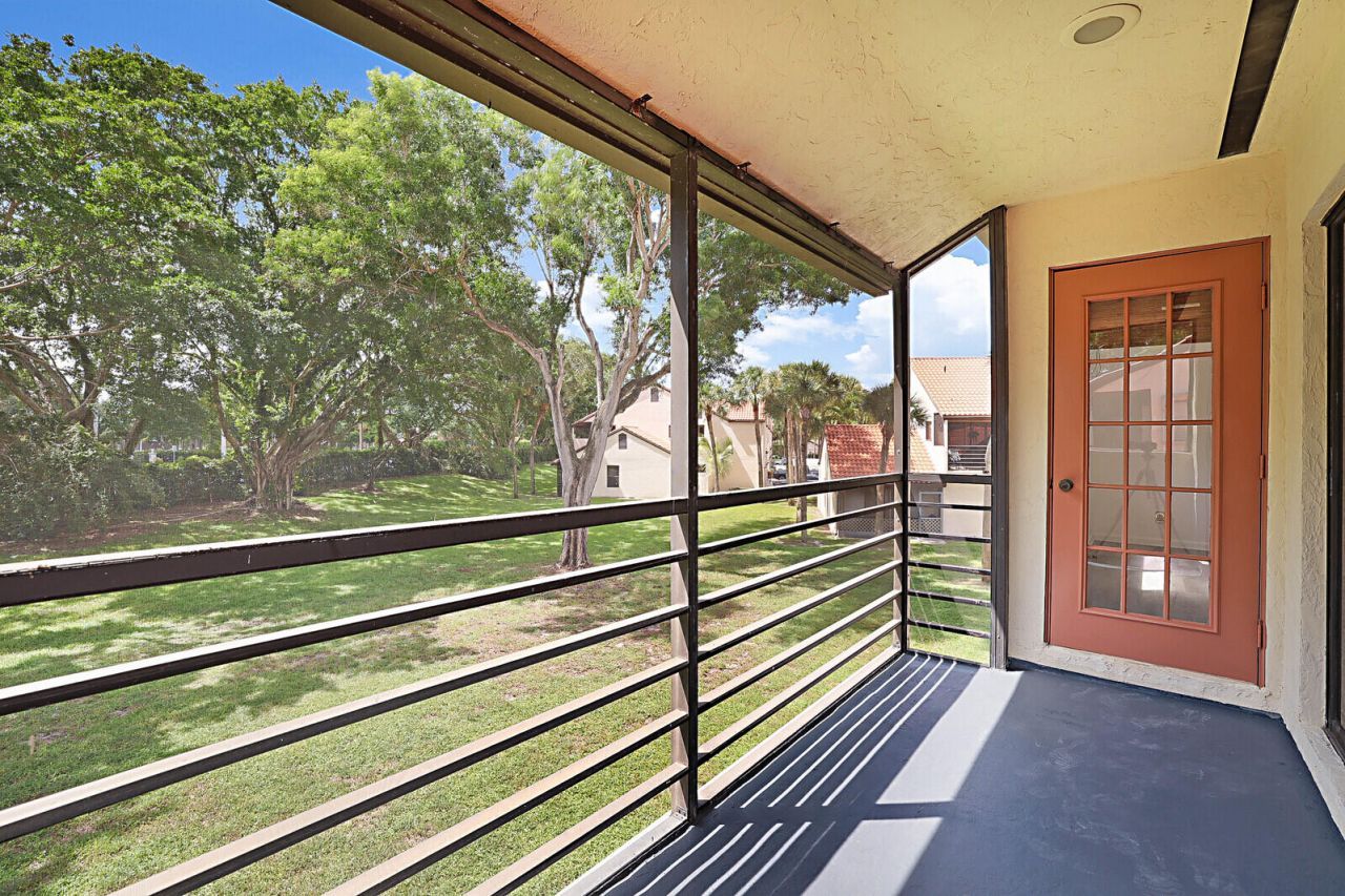 9 Vía De Casas Sur, Unit 203, Boynton Beach, FL 33426 Photo