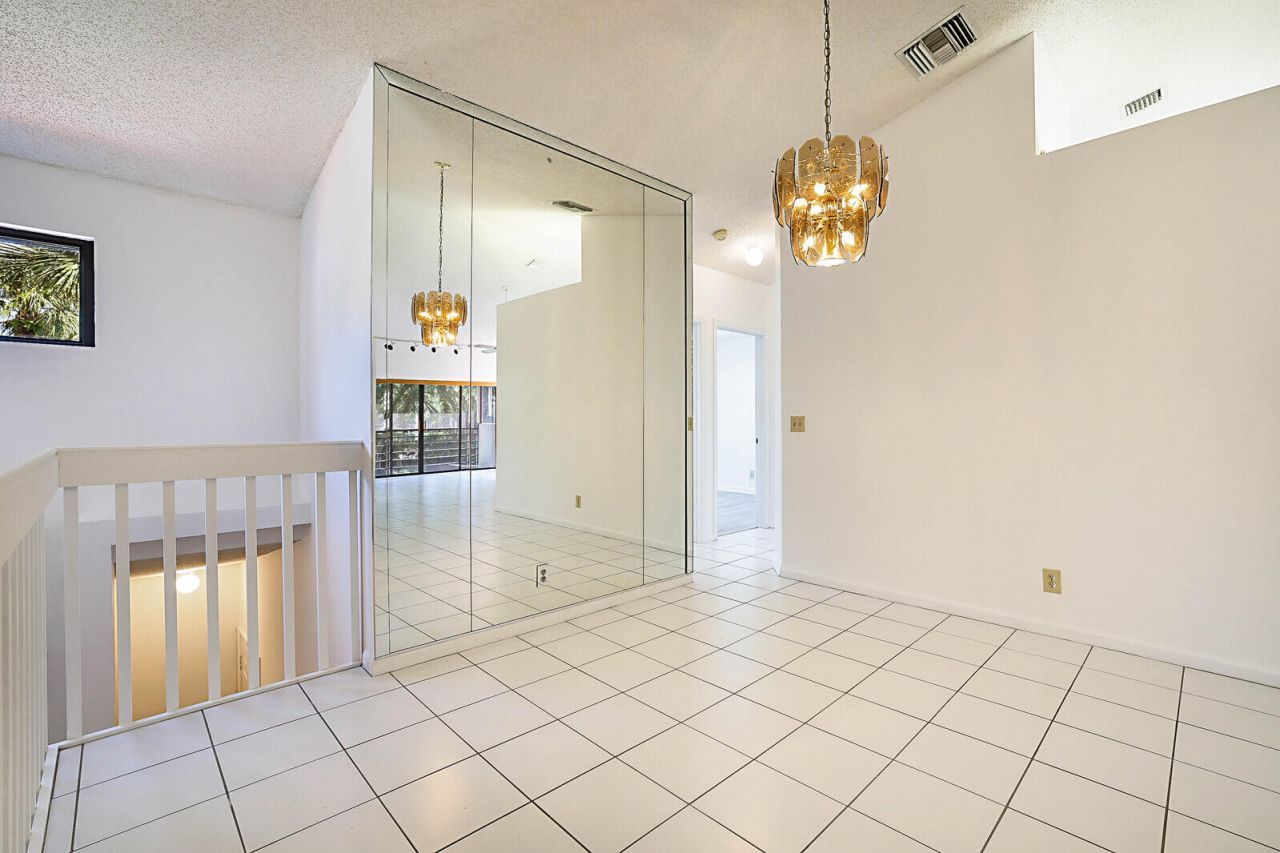 9 Vía De Casas Sur, Unit 203, Boynton Beach, FL 33426 Photo