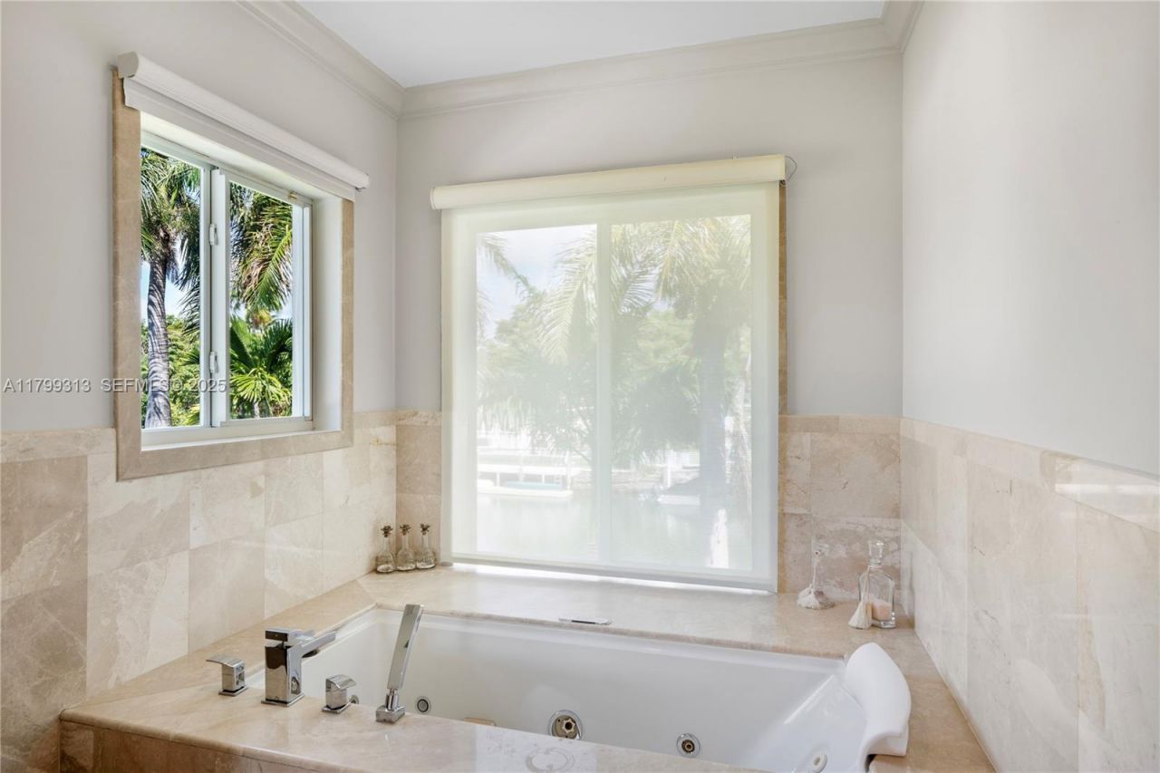 725 Vilabella Ave, Coral Gables, FL 33146 Photo