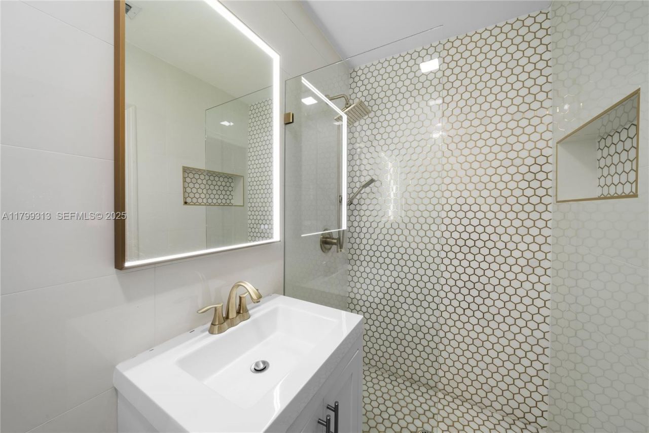 725 Vilabella Ave, Coral Gables, FL 33146 Photo