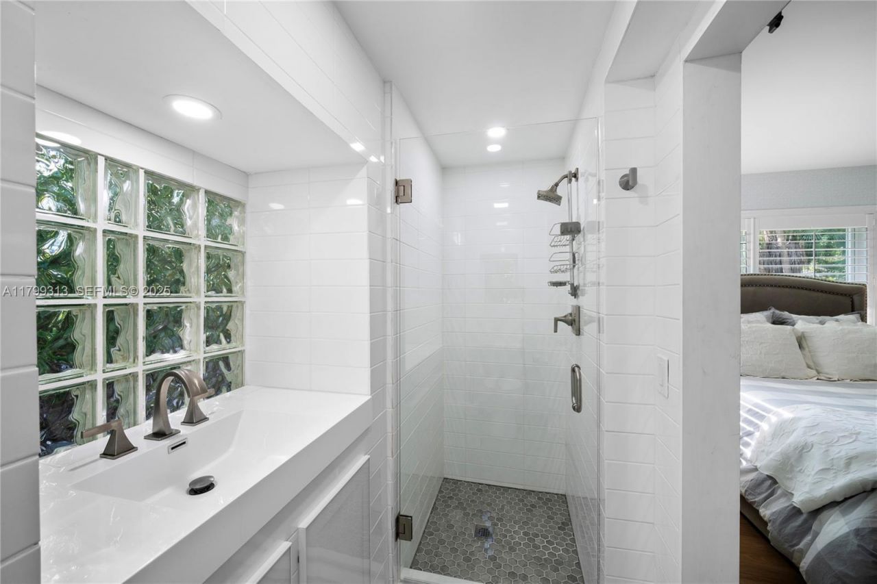 725 Vilabella Ave, Coral Gables, FL 33146 Photo