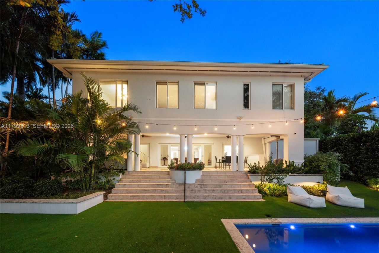 725 Vilabella Ave, Coral Gables, FL 33146 Photo