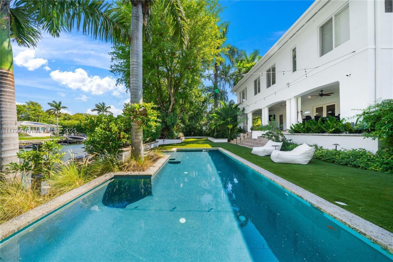 725 Vilabella Ave, Coral Gables, FL 33146 Photo