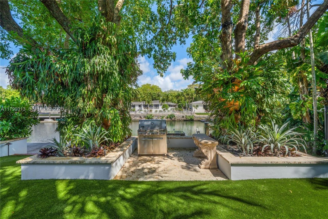 725 Vilabella Ave, Coral Gables, FL 33146 Photo