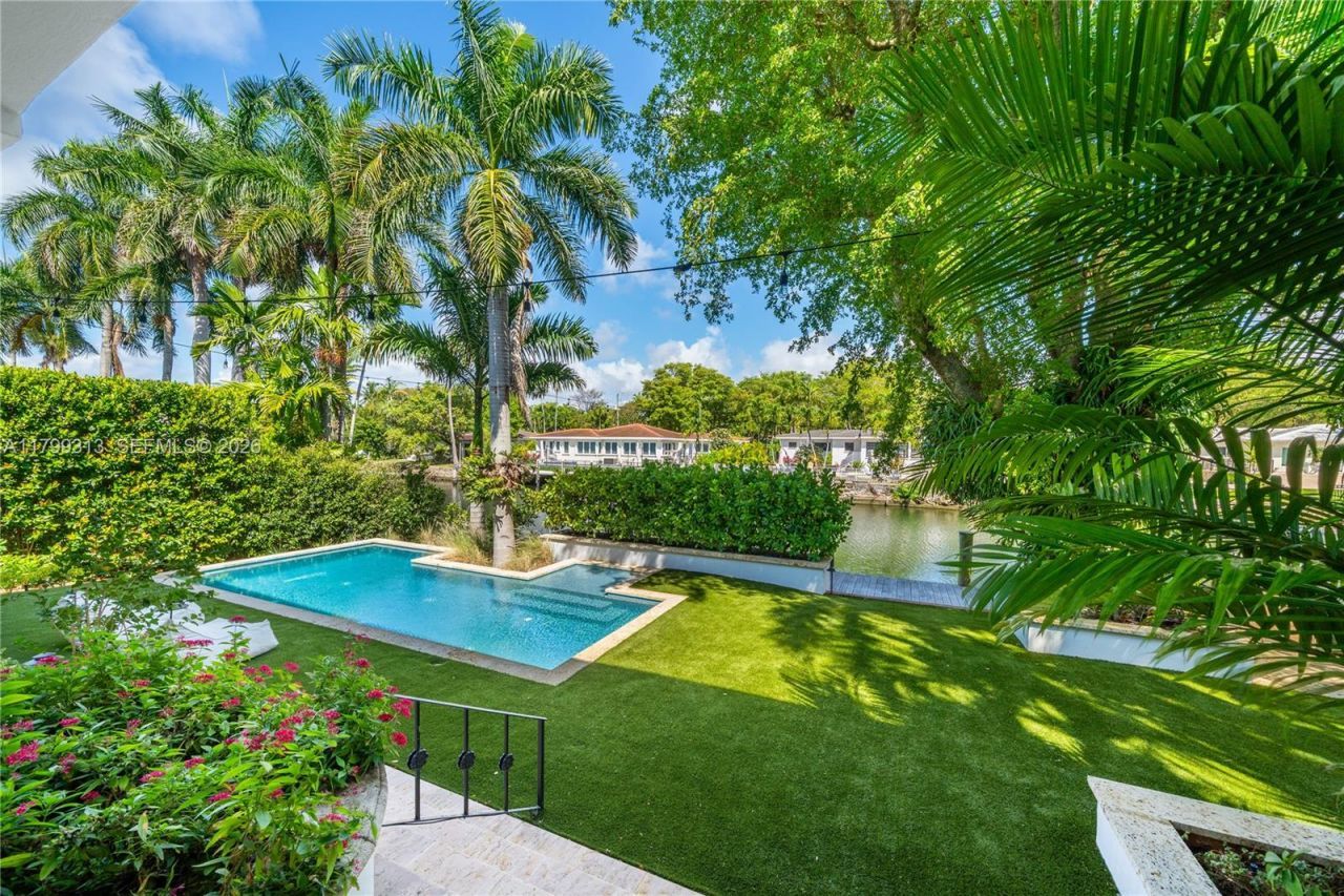 725 Vilabella Ave, Coral Gables, FL 33146 Photo