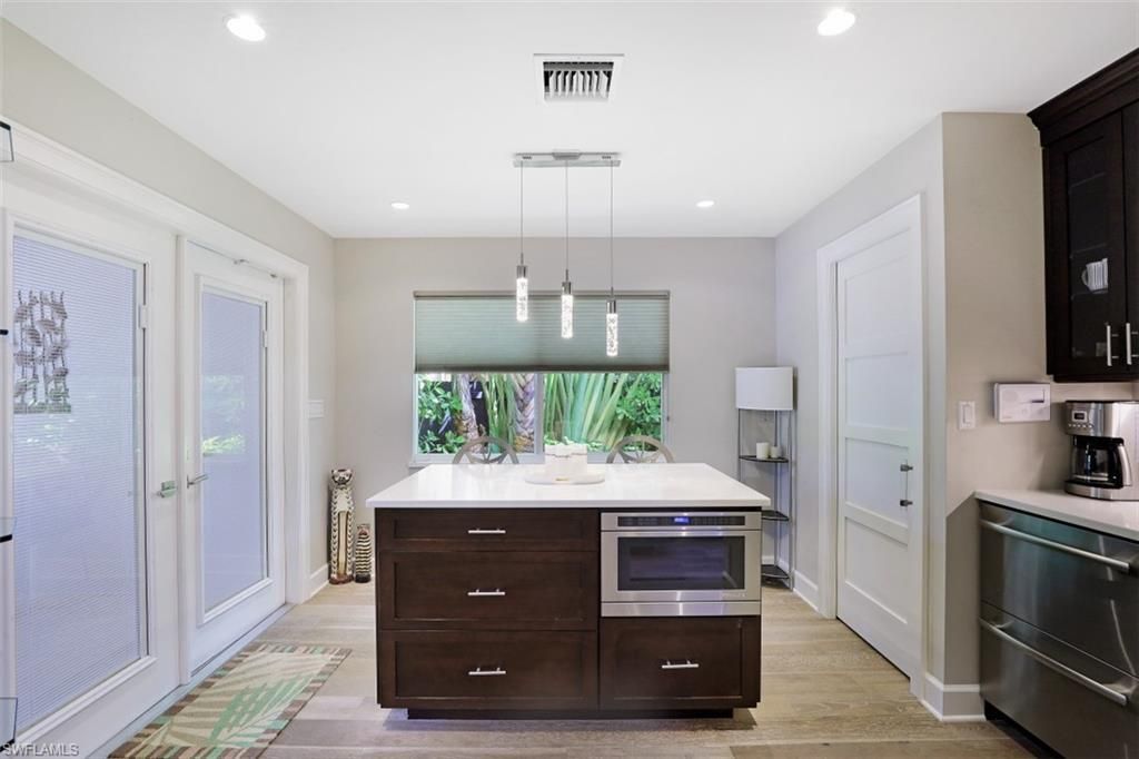 1199 9th Ave N, Naples, FL 34102 Photo