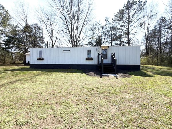 351 River Dr, Lobelville, TN 37097