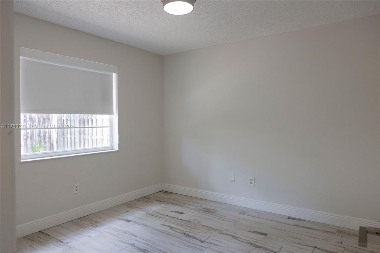 10121 NW 51st Ln, Doral, FL 33178 Photo