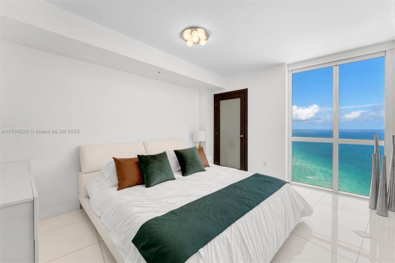 18201 Collins Ave, Unit 5206, Sunny Isles Beach, FL 33160 Photo