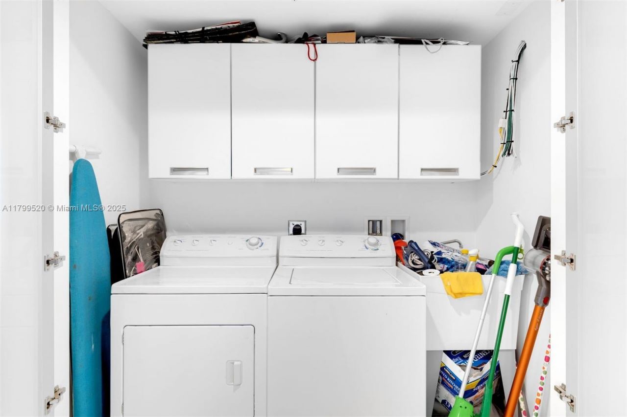 18201 Collins Ave, Unit 5206, Sunny Isles Beach, FL 33160 Photo