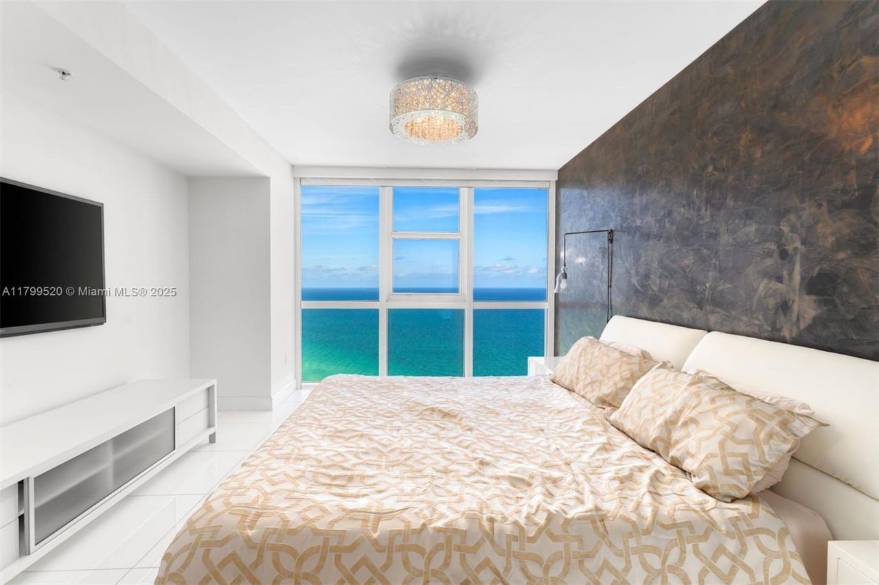 18201 Collins Ave, Unit 5206, Sunny Isles Beach, FL 33160 Photo