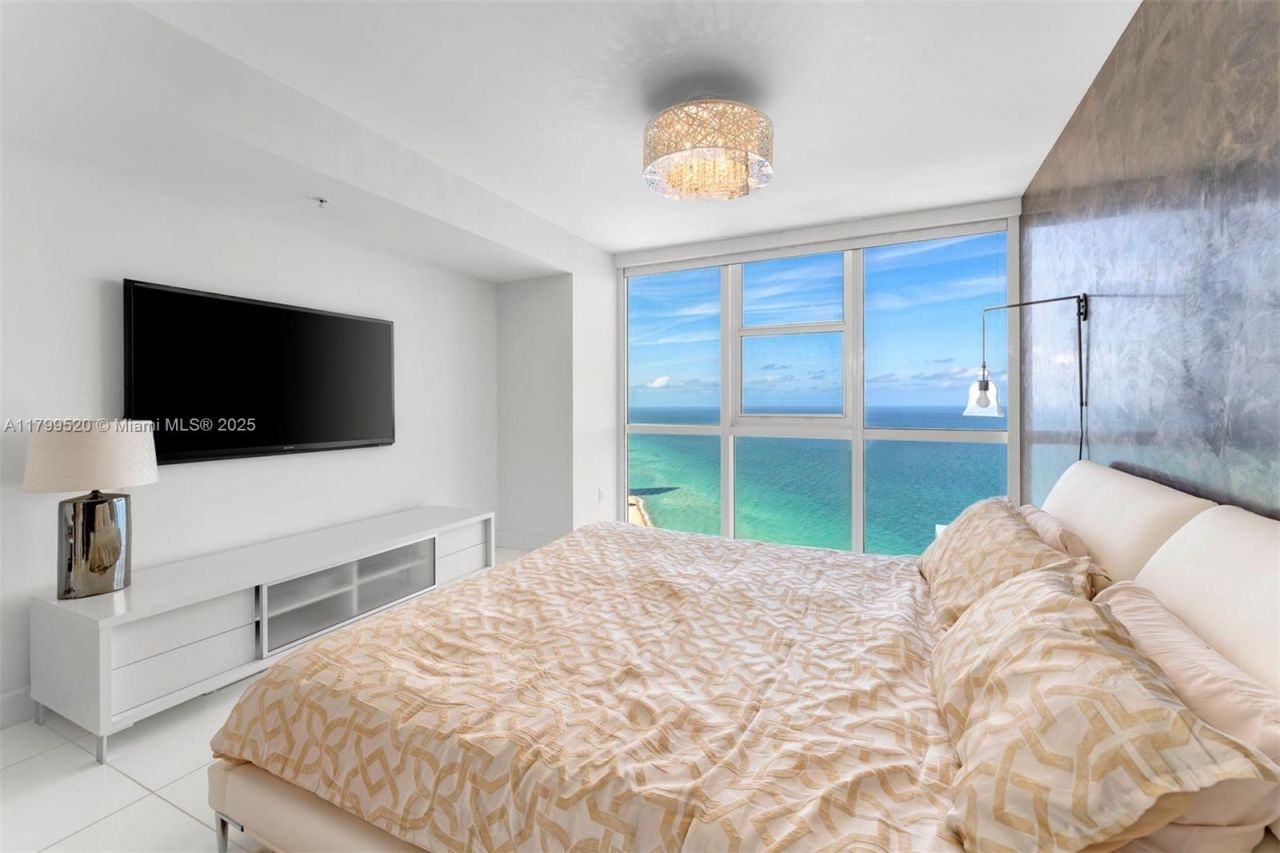 18201 Collins Ave, Unit 5206, Sunny Isles Beach, FL 33160 Photo
