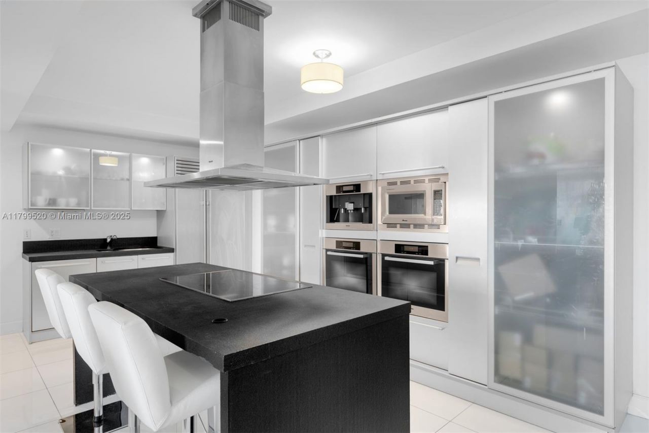 18201 Collins Ave, Unit 5206, Sunny Isles Beach, FL 33160 Photo