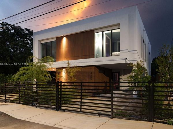 410 NW 52nd St, Unit 410, Miami, FL 33127