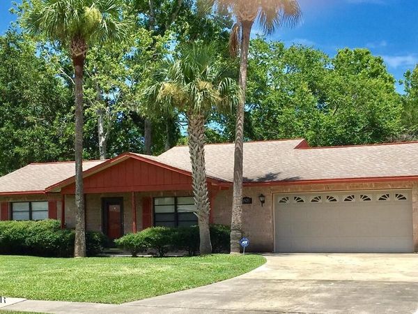 1975 Red Cedar Circle, South Daytona, FL 32119